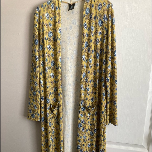 Sweaters - Super cute medium Agnes and Dora duster yellow, tan and blue